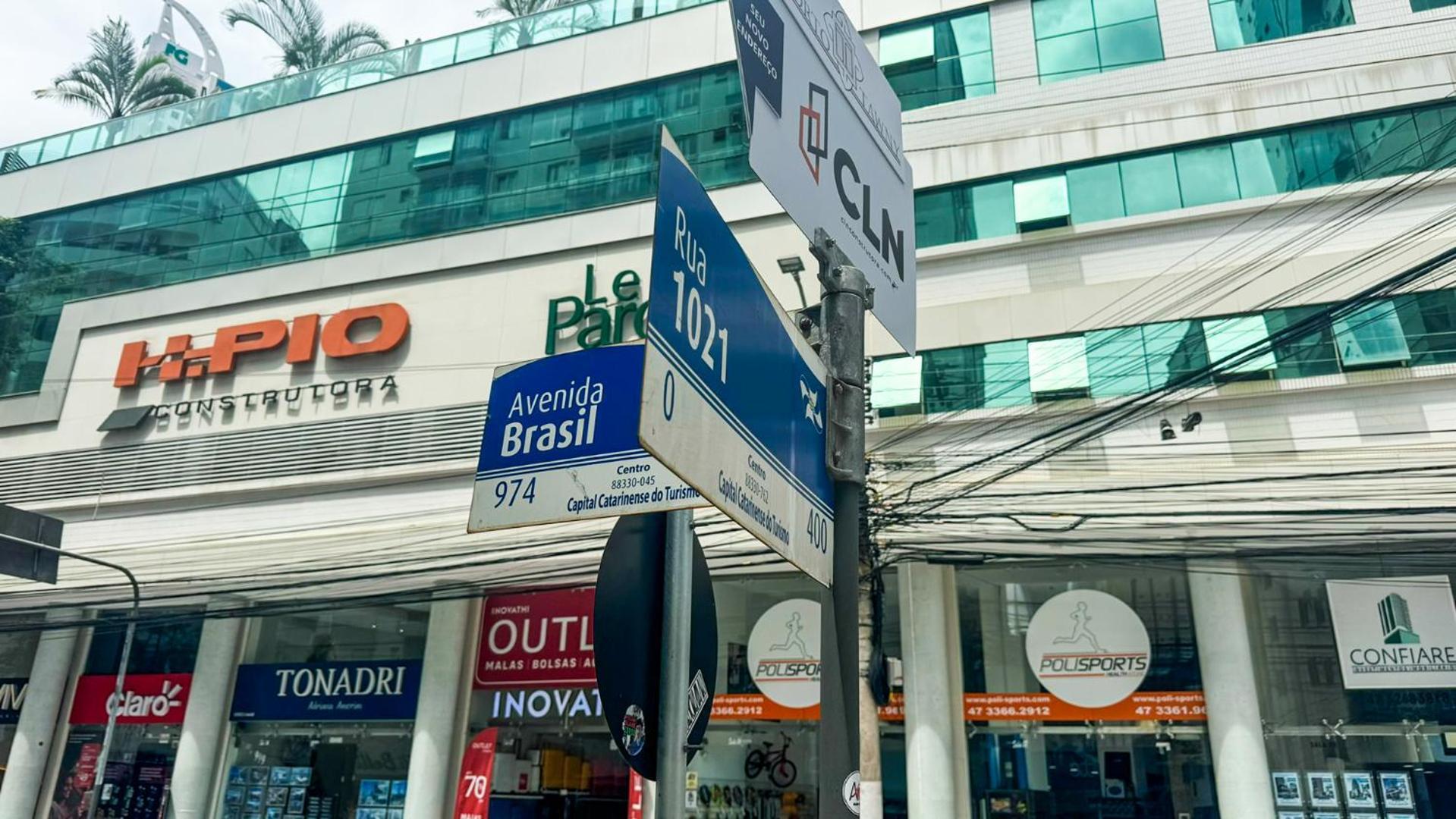 200 Metros Da Na Avenida Brasil Proximo A Roda Gigante E Shopping Atlantico