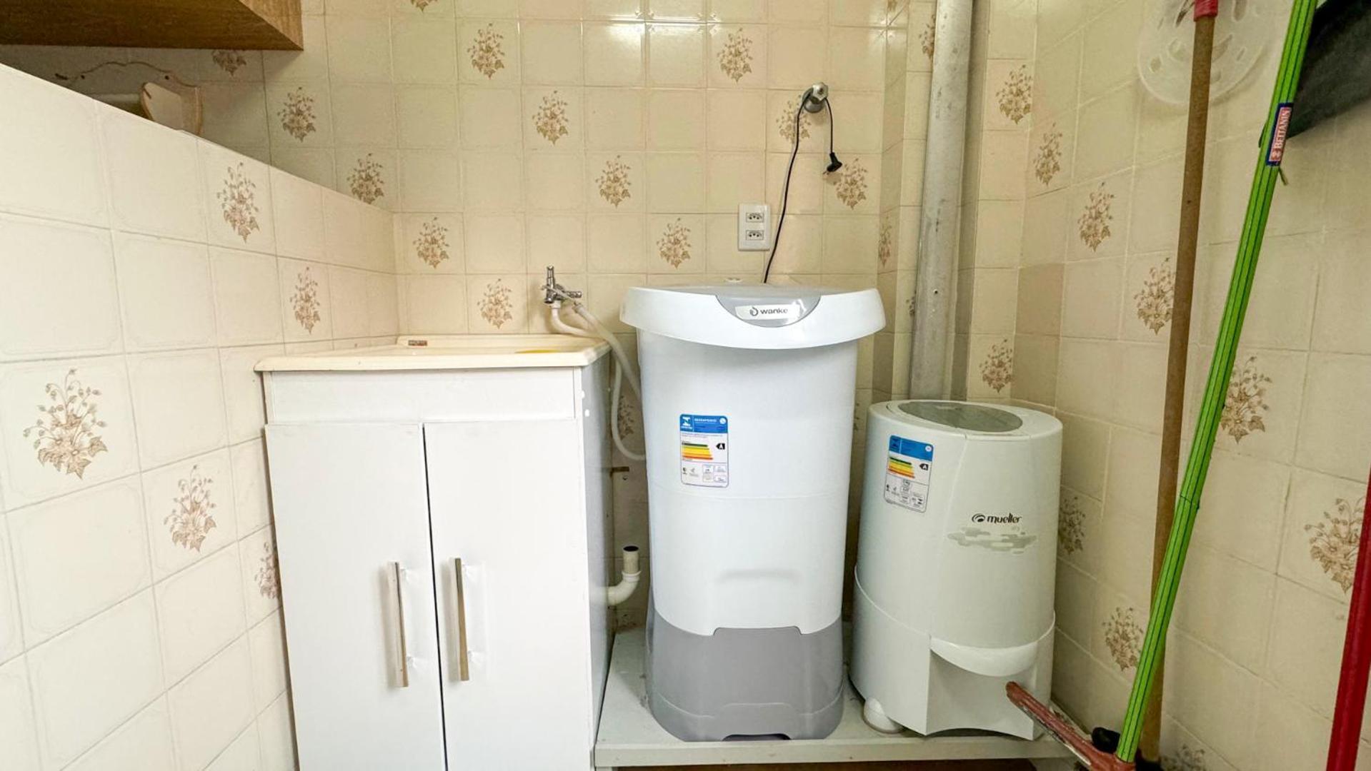Apartamento 200 Metros Da Na Avenida Brasil Proximo A Roda Gigante E Shopping Atlantico