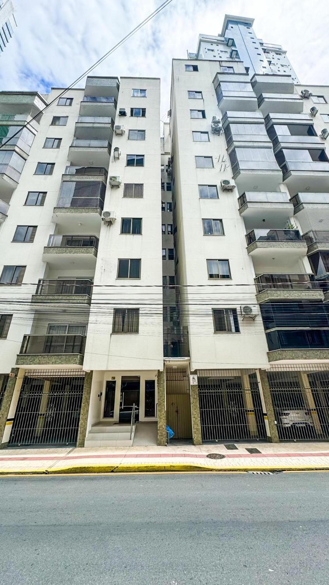 200 Metros Da Na Avenida Brasil Proximo A Roda Gigante E Shopping Atlantico *